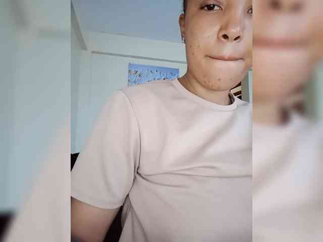 BeautifulGia webcam
