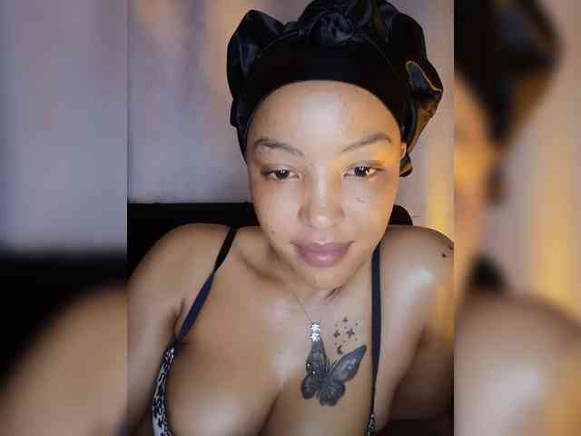 BeautifulGia webcam