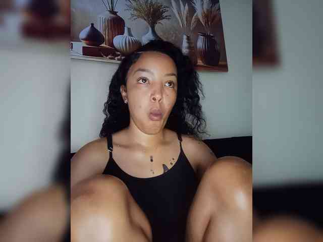 BeautifulGia webcam