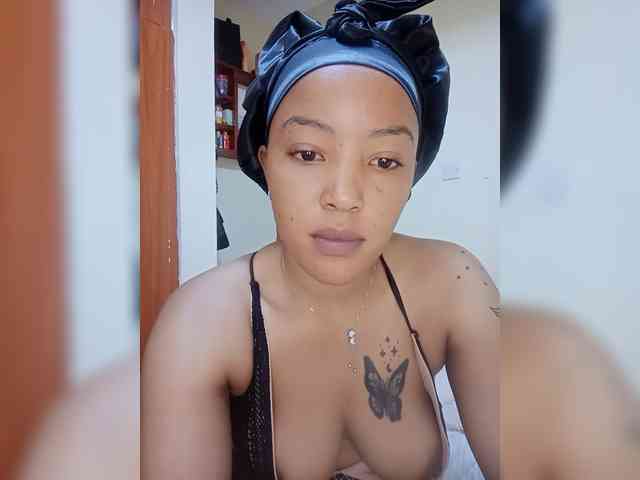 BeautifulGia webcam