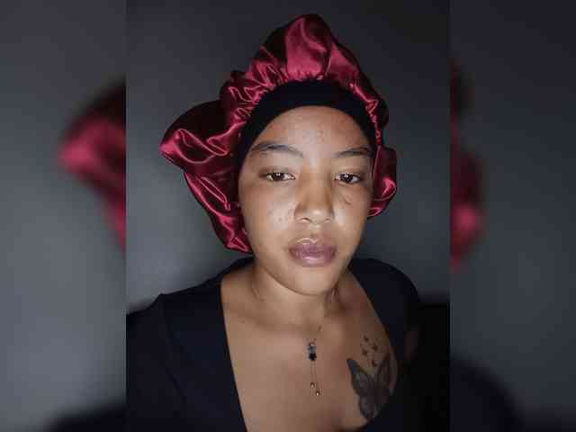 BeautifulGia webcam