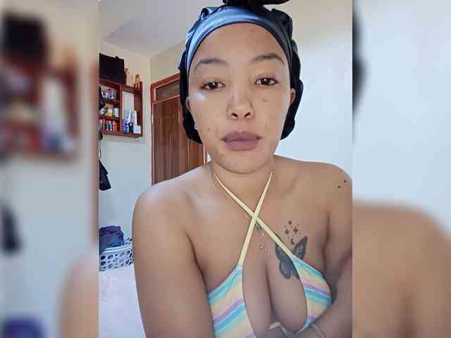 BeautifulGia webcam