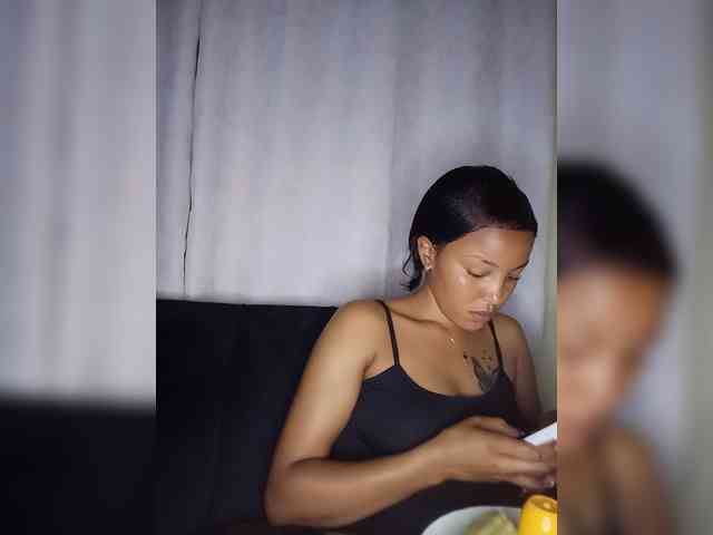BeautifulGia webcam