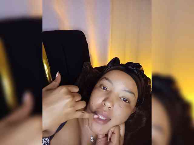 BeautifulGia webcam