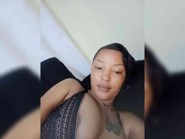 BeautifulGia webcam