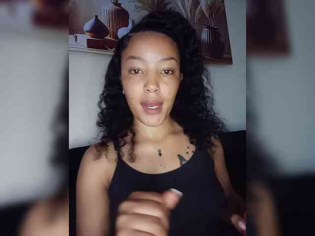 BeautifulGia webcam