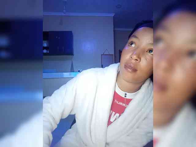 BeautifulGia webcam