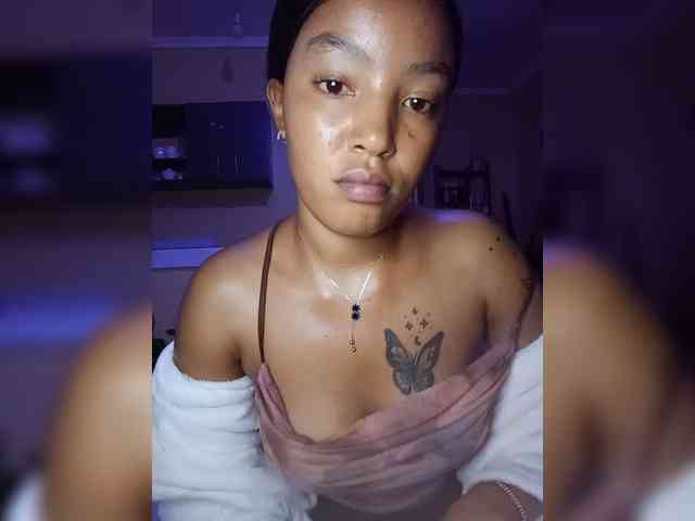 BeautifulGia webcam