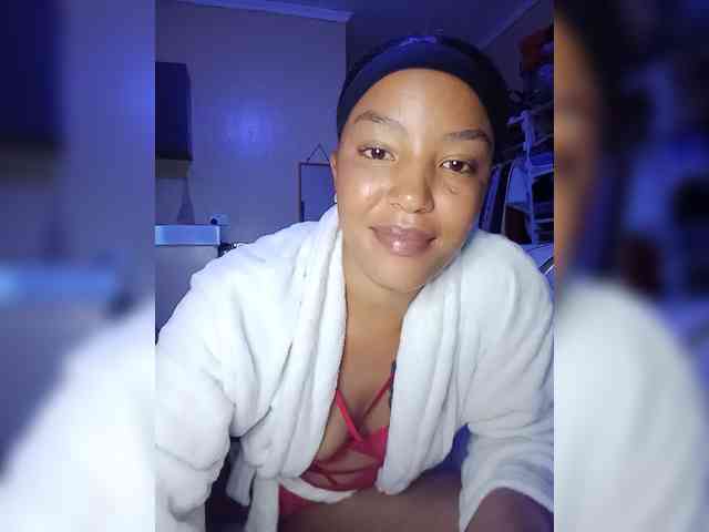 BeautifulGia webcam