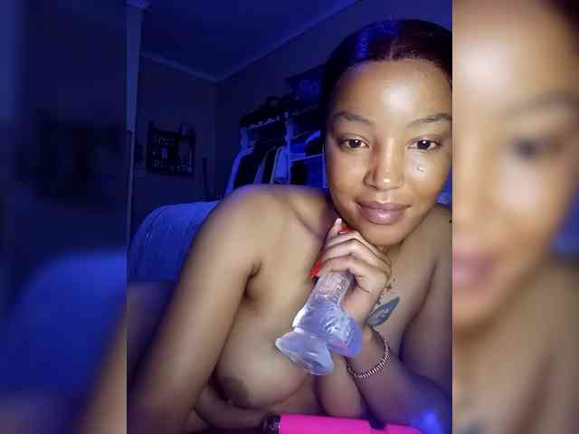 BeautifulGia webcam