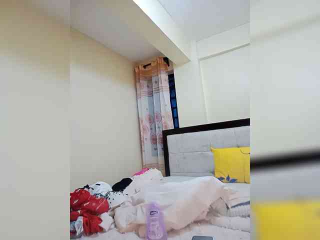 BeautifulGia webcam