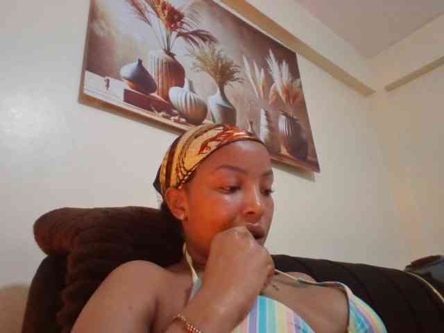 BeautifulGia webcam