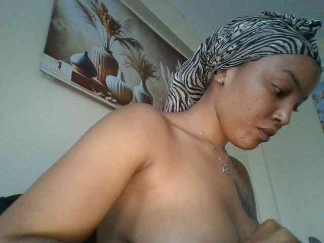 BeautifulGia webcam