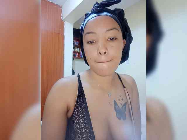 BeautifulGia webcam