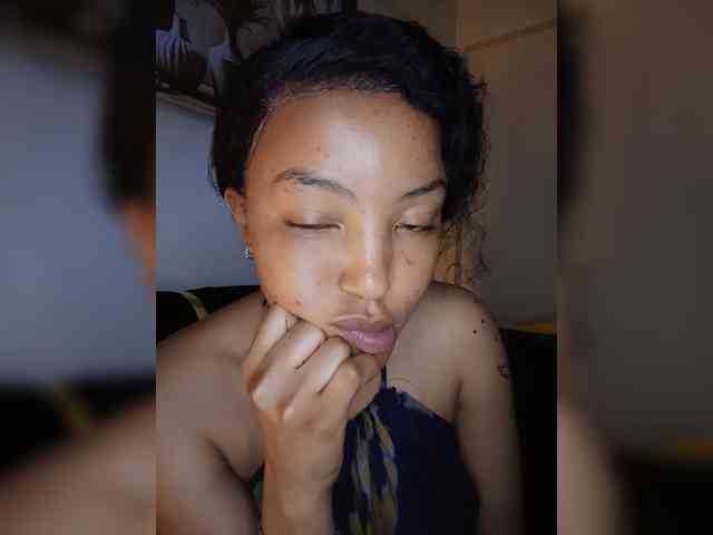 BeautifulGia webcam