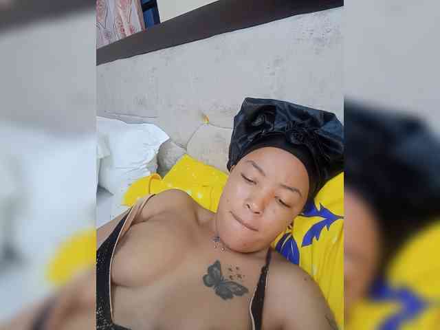 BeautifulGia webcam