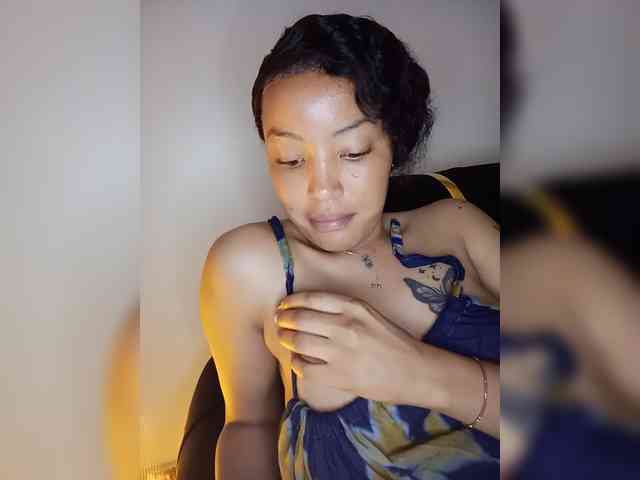 BeautifulGia webcam