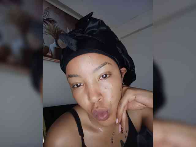 BeautifulGia webcam