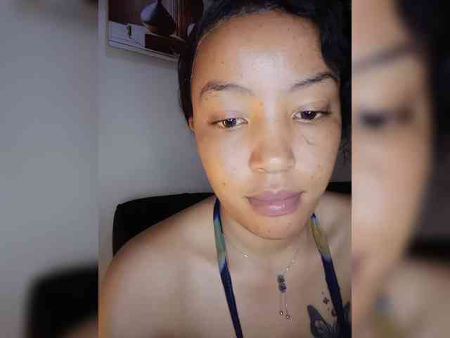BeautifulGia webcam
