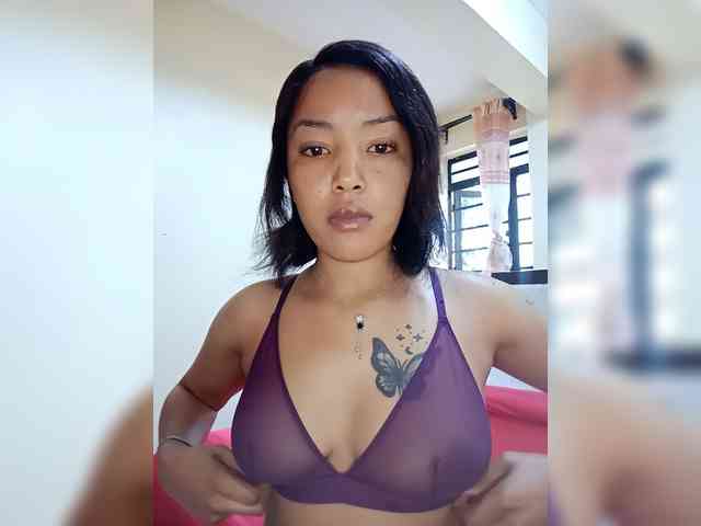 BeautifulGia webcam
