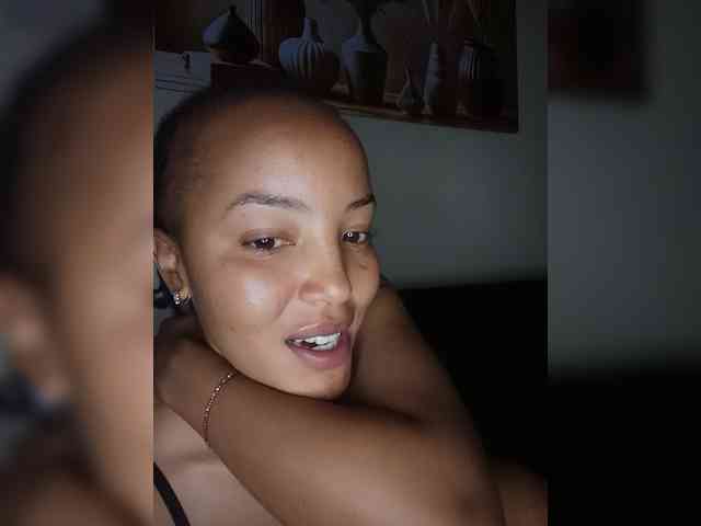 BeautifulGia webcam