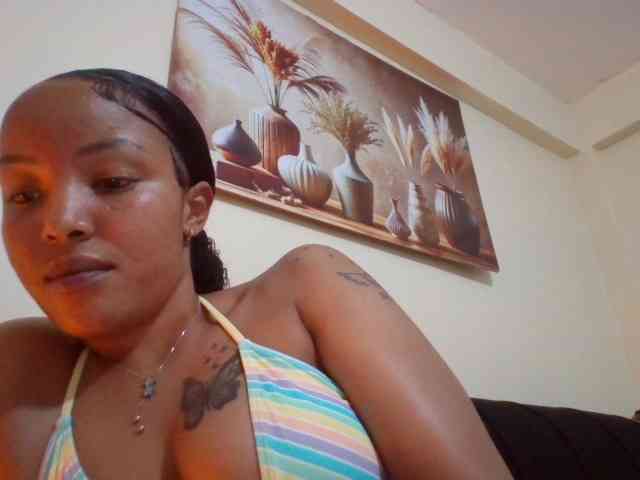 BeautifulGia webcam