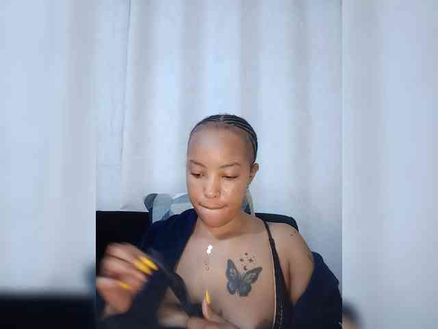 BeautifulGia webcam