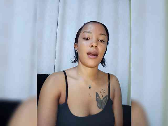 BeautifulGia webcam