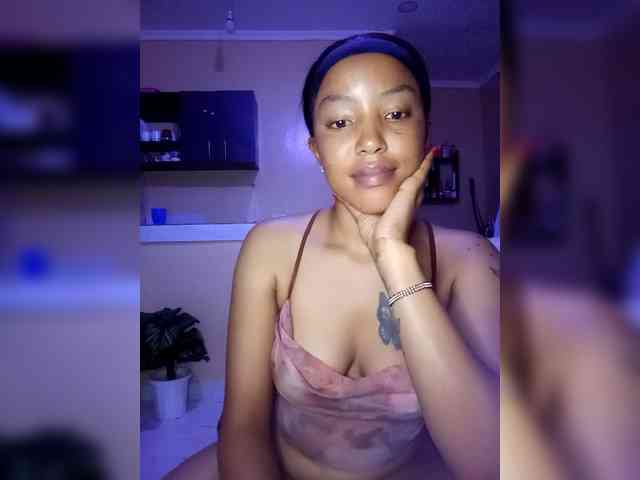 BeautifulGia webcam