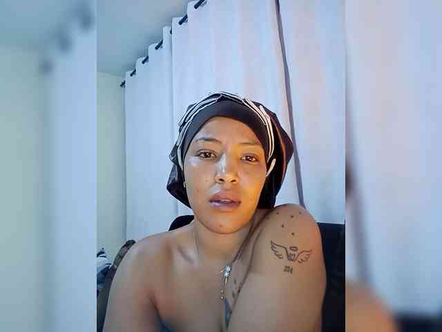 BeautifulGia webcam