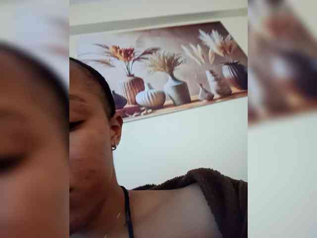 BeautifulGia webcam