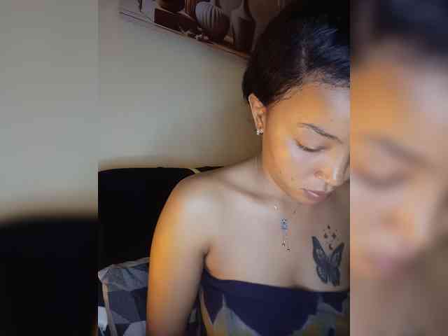 BeautifulGia webcam