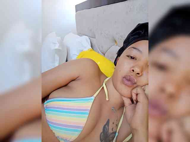 BeautifulGia webcam