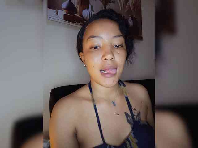 BeautifulGia webcam
