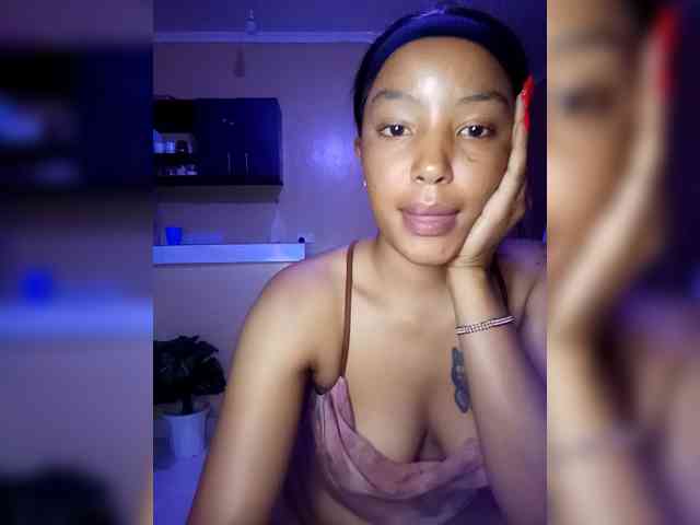BeautifulGia webcam