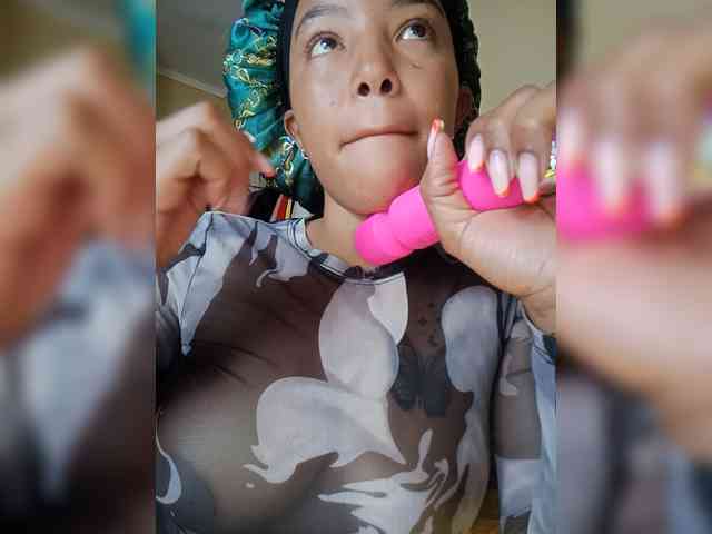BeautifulGia webcam