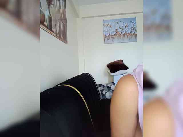 BeautifulGia webcam