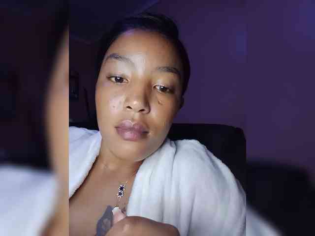 BeautifulGia webcam