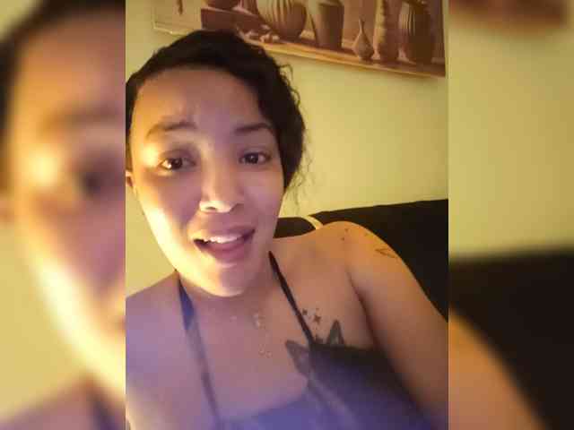 BeautifulGia webcam