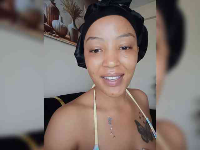 BeautifulGia webcam