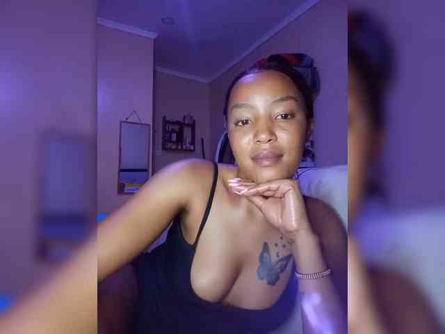 BeautifulGia webcam