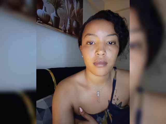 BeautifulGia webcam