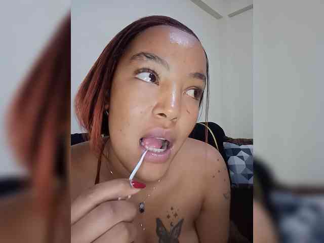 BeautifulGia webcam