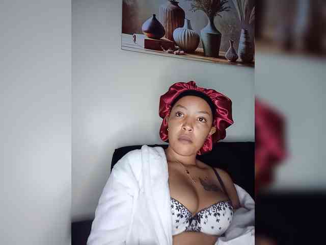 BeautifulGia webcam