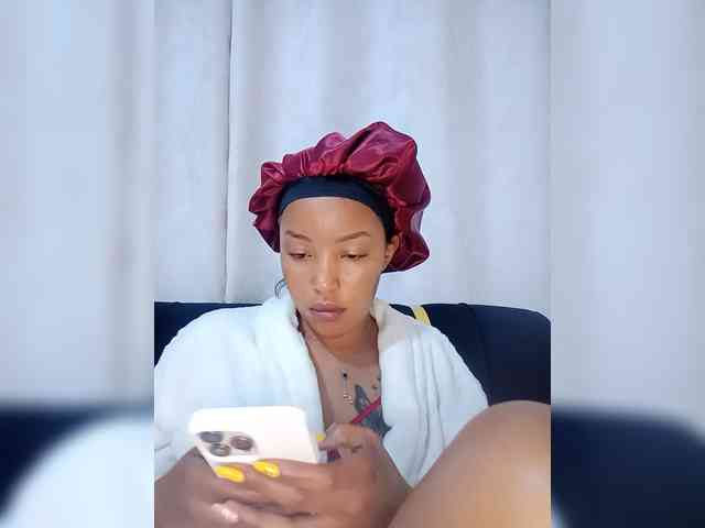 BeautifulGia webcam