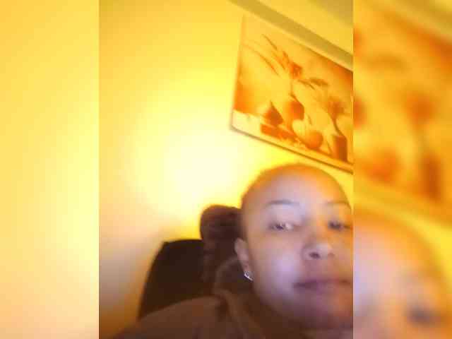 BeautifulGia webcam