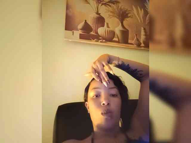 BeautifulGia webcam