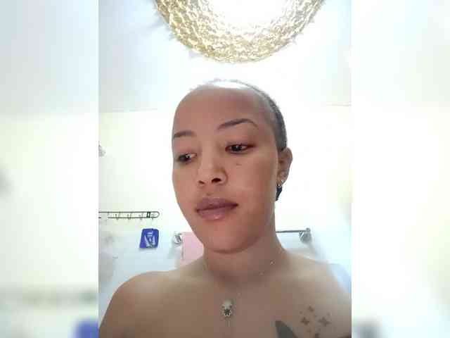 BeautifulGia webcam