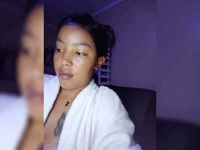 BeautifulGia webcam