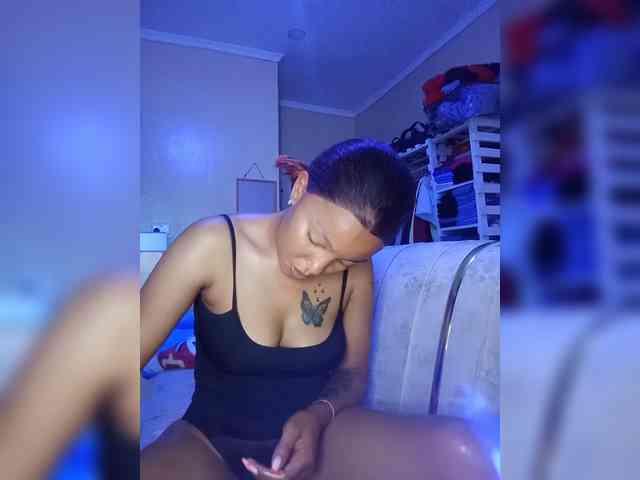 BeautifulGia webcam